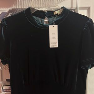 Super cute velvet dress, M